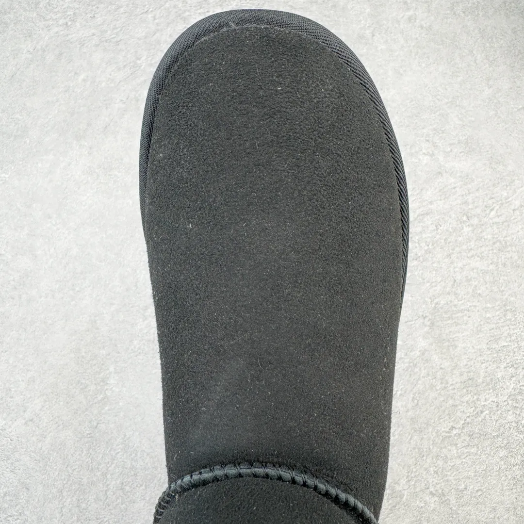 Pick up locally💰520 UGG 6222 Classic short-cut autumn and winter sheepskin and fur integrated snow boots. All shoes are made from the same factory as ZP. Longfeng A-grade Australian imported sheepskin and fur integrated men's and women's boots. Brand OEM production line. Fully follow the ZP process. OEM original pattern maker. Adhering to the principle of no original shoes and no development selection. Pay attention to every detail. The most authentic version on the market. TREADLITE "Light Wing" technology outsole. Lightweight/durable/flexible/pile size: 35 36 37 38 39 40 41 42 43 44 45 Coding: by2936070